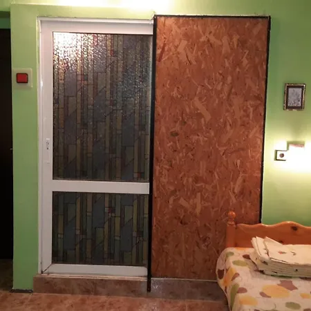 Dom Lidiya Къща за гости 3*